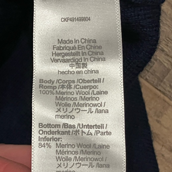 Madewell Women’s Merino Wool Pullover Sweater in Navy - Picture 6 of 9